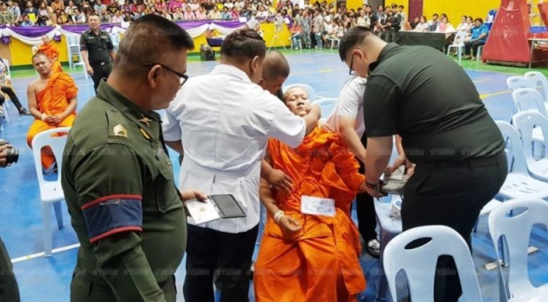 泰国征兵现场百花齐放争奇斗艳