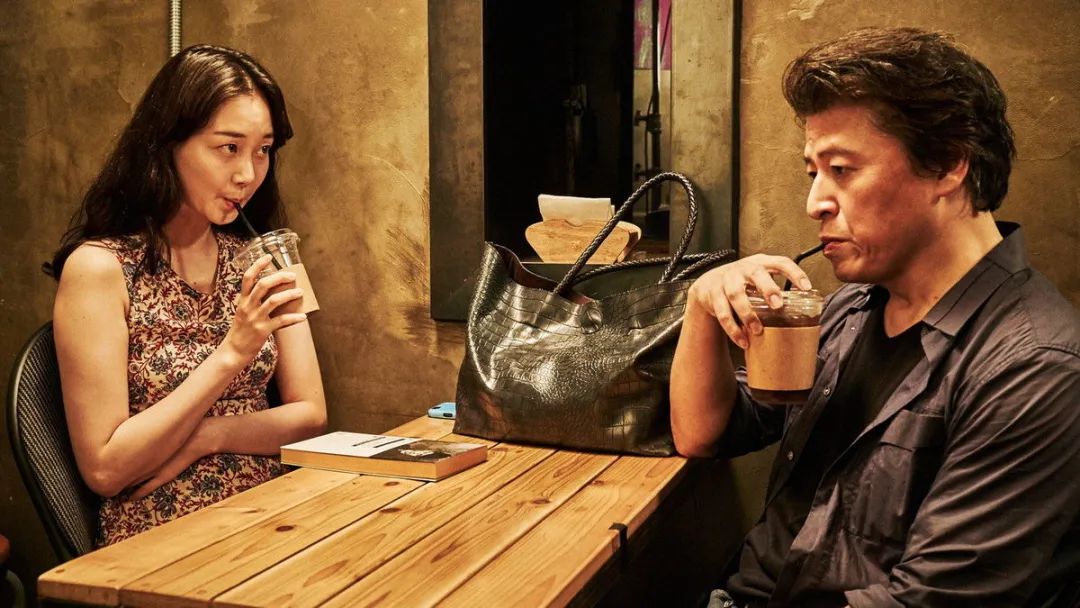 金敏喜更深入地控制了洪尚秀电影