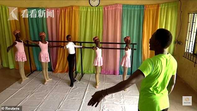 非洲男孩雨中赤脚跳芭蕾获全额奖学金将赴美深造