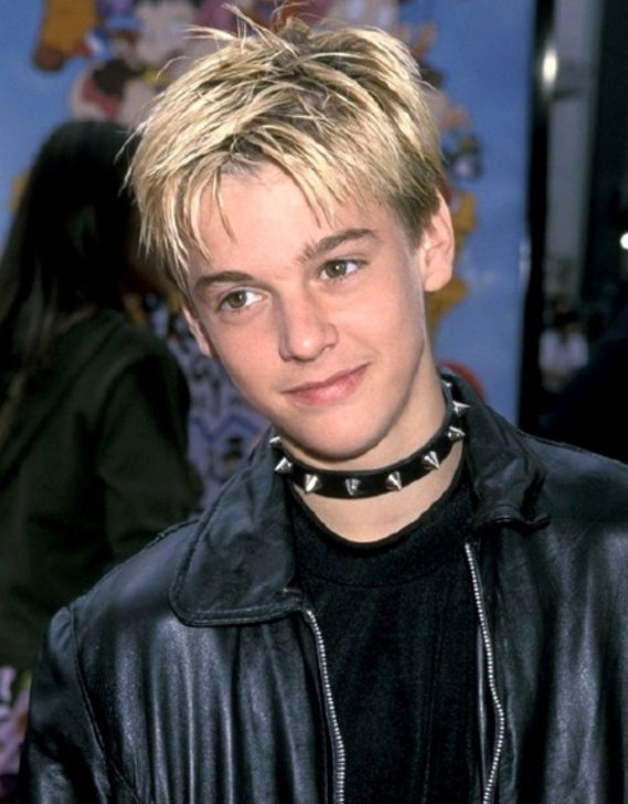 有人知道他吗?aaroncarter ↓这是昨天看到一个消息后的反应.3,2