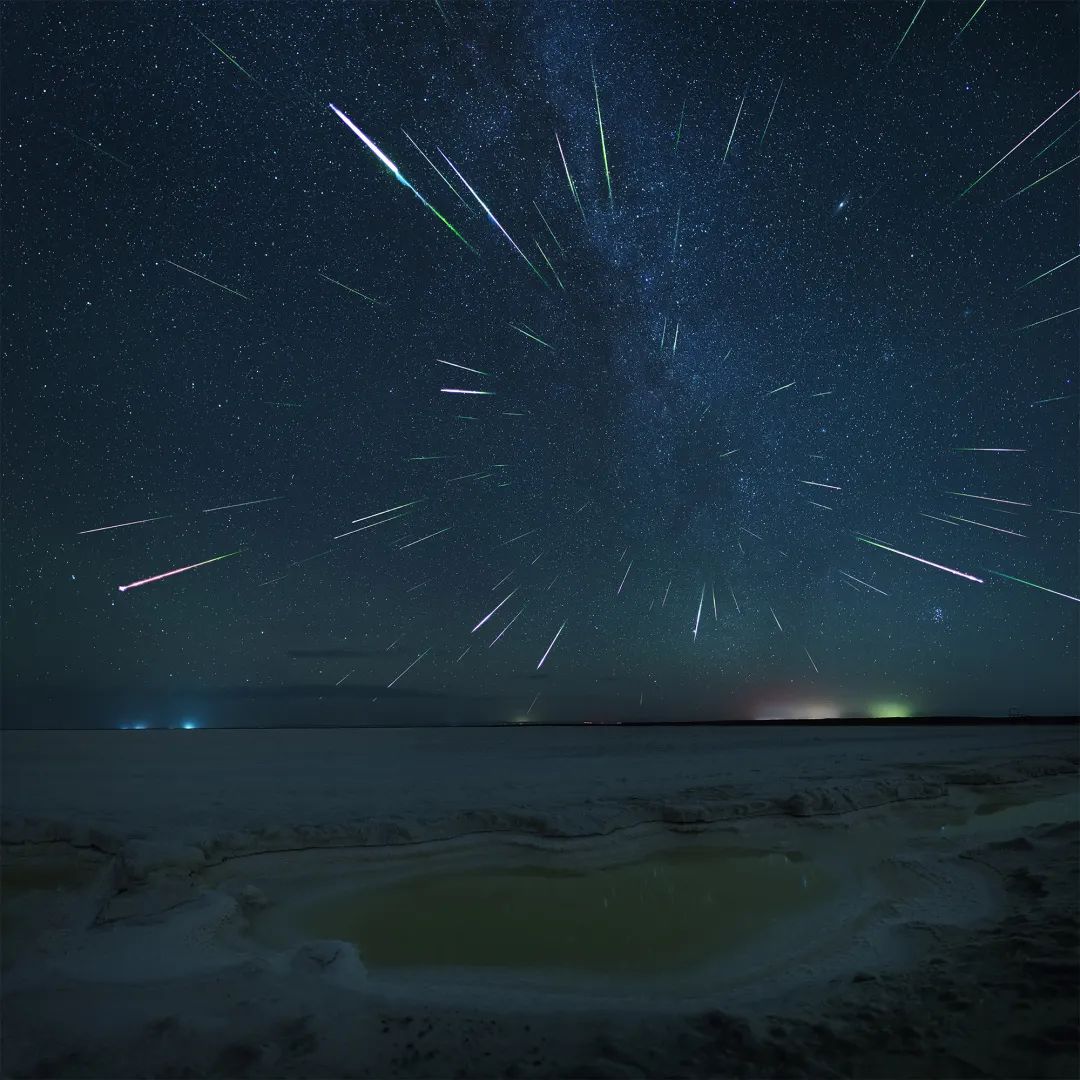 高尚国 & 夜空中国一年一度的英仙座流星雨,将在今晚(8月12日)达到