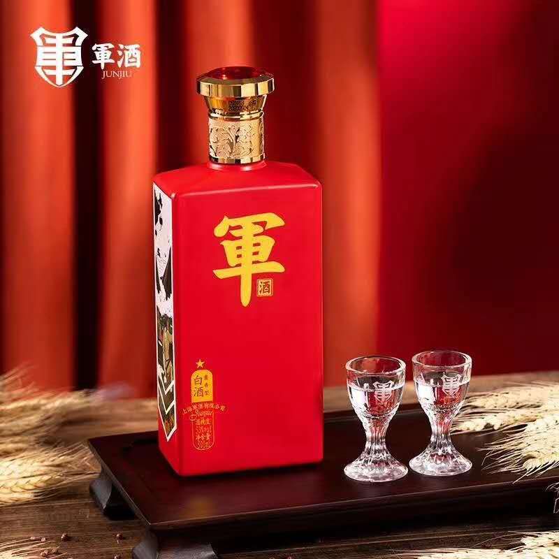 品牌建设方面,企业以"军旅文化"为根脉,塑造出代表品项"军旅文化"高端