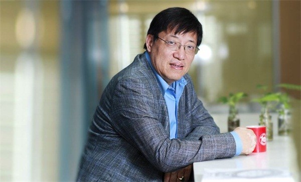 凭借努力,戴伟民成为美国加州大学圣塔克鲁兹分校的终身教授.