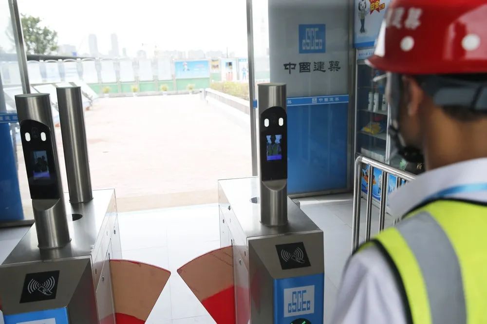 人脸识别,电子眼……来看重庆轨道智慧工地是什么样