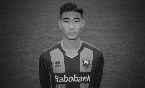 15岁留洋天才陨落！1年前许下2大愿望：加盟荷甲豪门+为国足征战休闲区蓝鸢梦想 - Www.slyday.coM