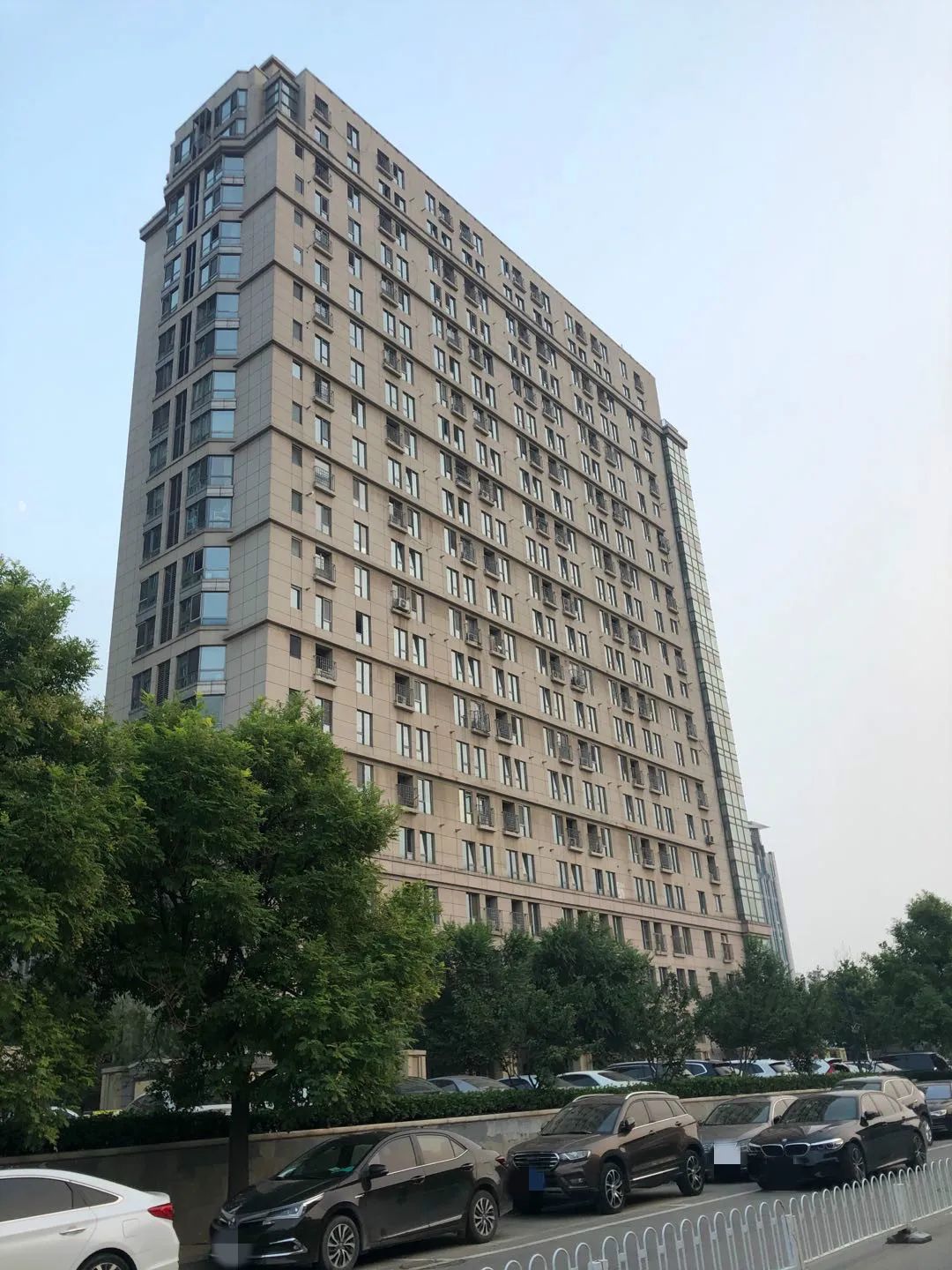 正文      北京新闻广播记者跟随李先生现场探访时,李先生指着自主城