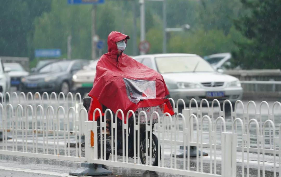 北京大兴,朝阳,顺义区发布雷电蓝警!局地短时雨强较大