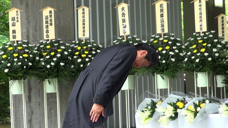 日本天皇出席全国阵亡者追悼仪式表示深刻反省