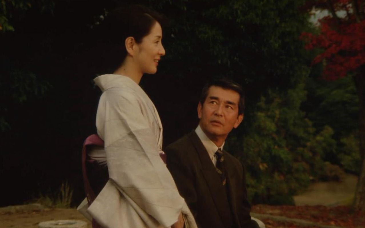 暮年的吉永小百合与渡哲也在电影《时雨之记》中。