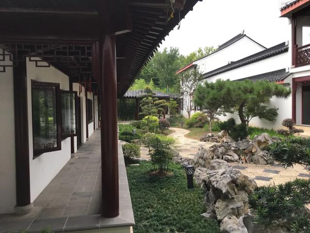 距内江城区13公里一天逛完蒙古草原和苏式园林