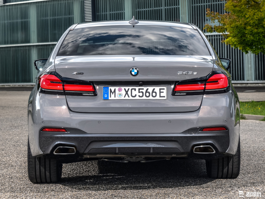 7系又多了个小老弟 新款宝马545e官图