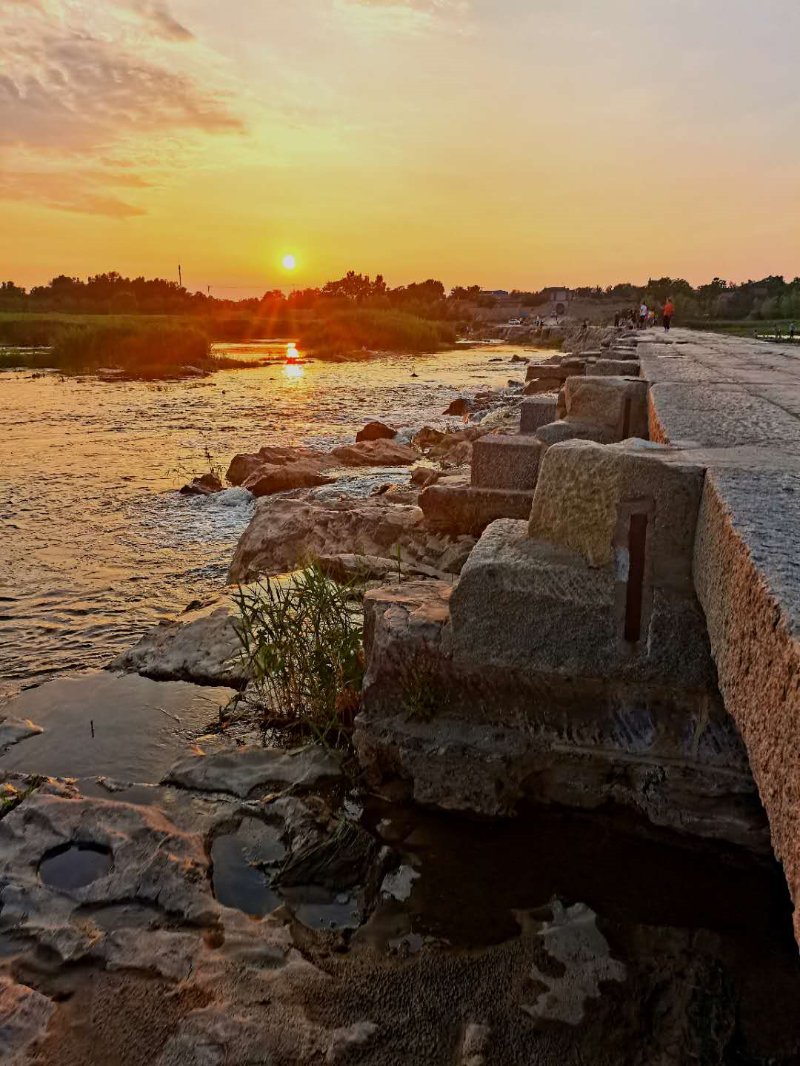 汶水暴涨,古镇再现"水漫石桥"奇观!