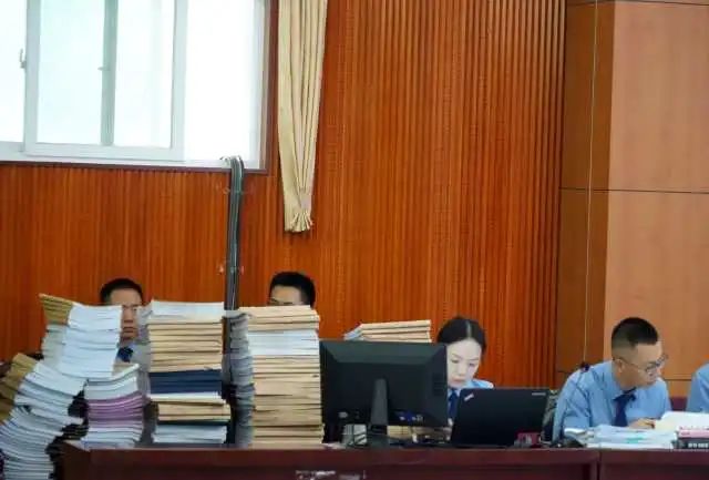 马荣富涉黑案一审开庭,系全国扫黑办挂牌督办的重大涉黑案件!