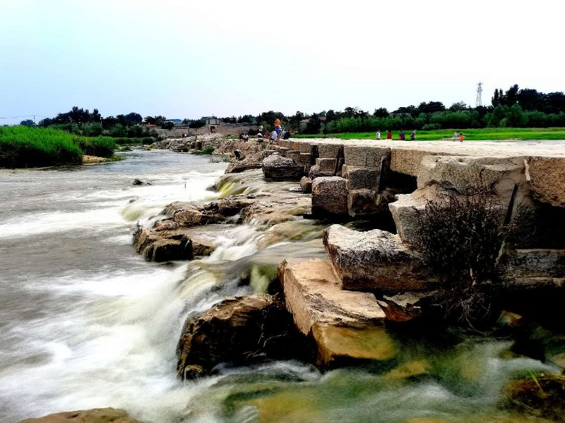 汶水暴涨,古镇再现"水漫石桥"奇观!