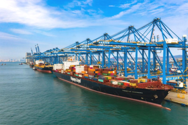 这里有世界上装卸效率最高的自动化码头青岛正牵手上海干一件大事发展