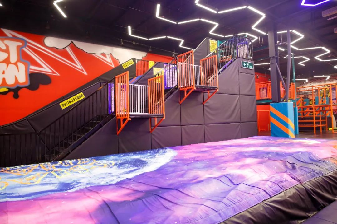 河东新晋蹦床公园,3000 ㎡超大场地,20 项目花式玩法!