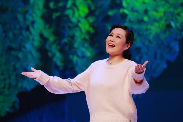 该剧的主演王勤也是剧团的团长,勤苑沪剧团是她2001年开始创办,多年来