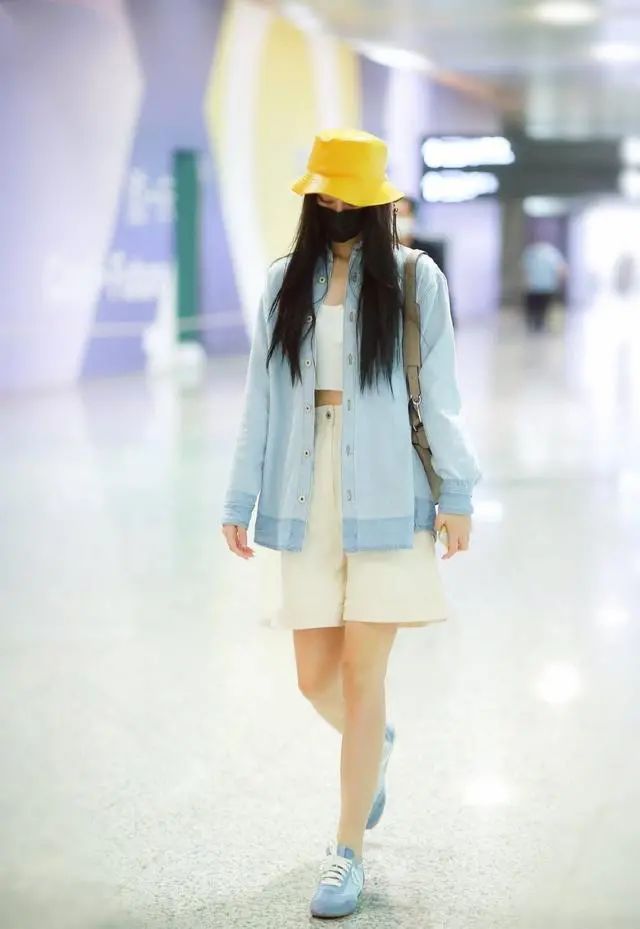 徐艺洋没成团也火了机场穿搭一次比一次秀