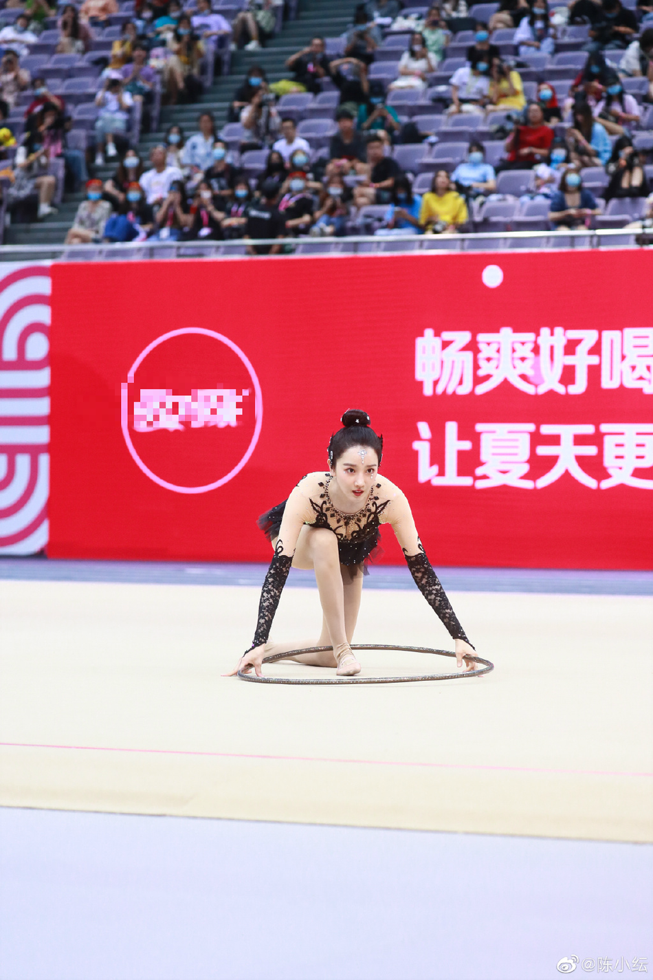 陈小纭晒手臂淤青照感慨要努力 与师妹张艺凡同框超养眼休闲区蓝鸢梦想 - Www.slyday.coM