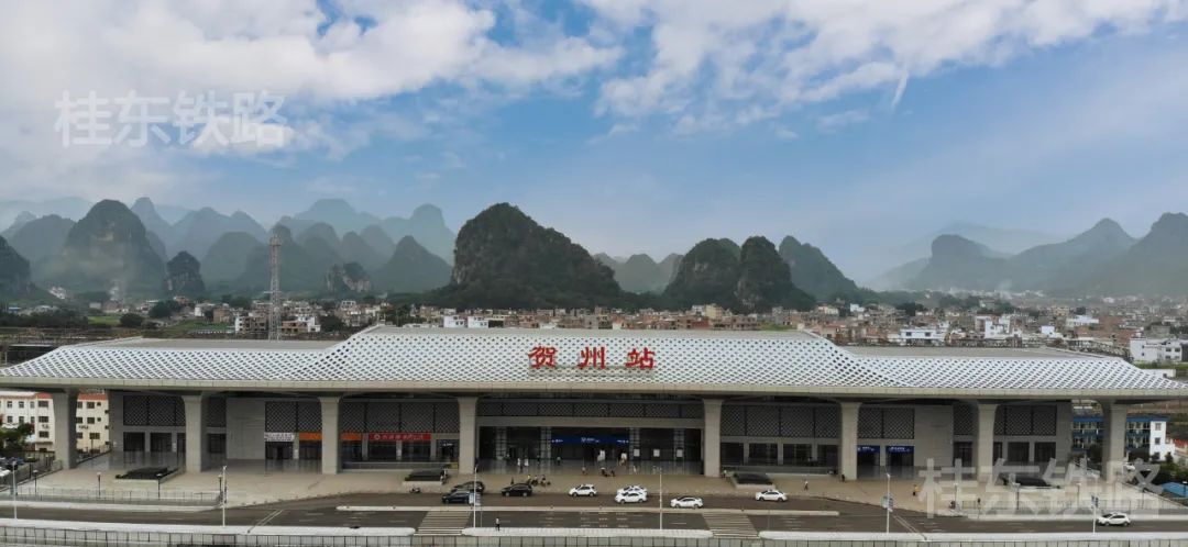 (以上列车均经停钟山西站)加开重联列车信息快快转发告诉小伙伴们吧!