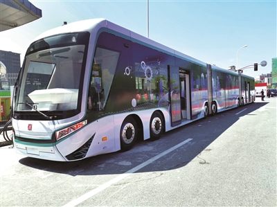 世界首列数字轨道胶轮电车列车南京造