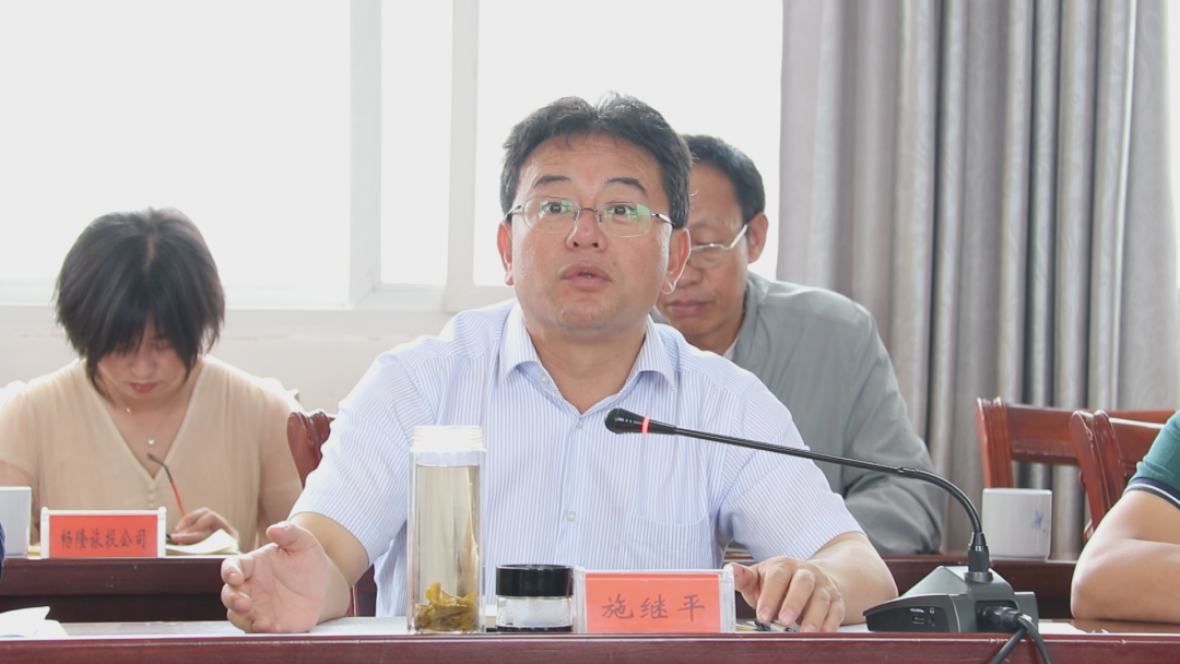 脱贫攻坚!校党委书记黄晓玫一行在云南两地调研