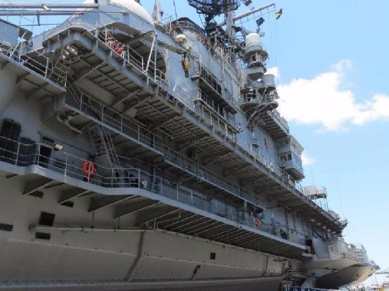 瓦良格号来中国之前,还有一个国家想赠送航母,但须答应这个条件