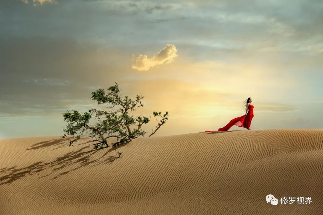 大漠孤烟直长河落日圆八百里瀚海荡气回肠