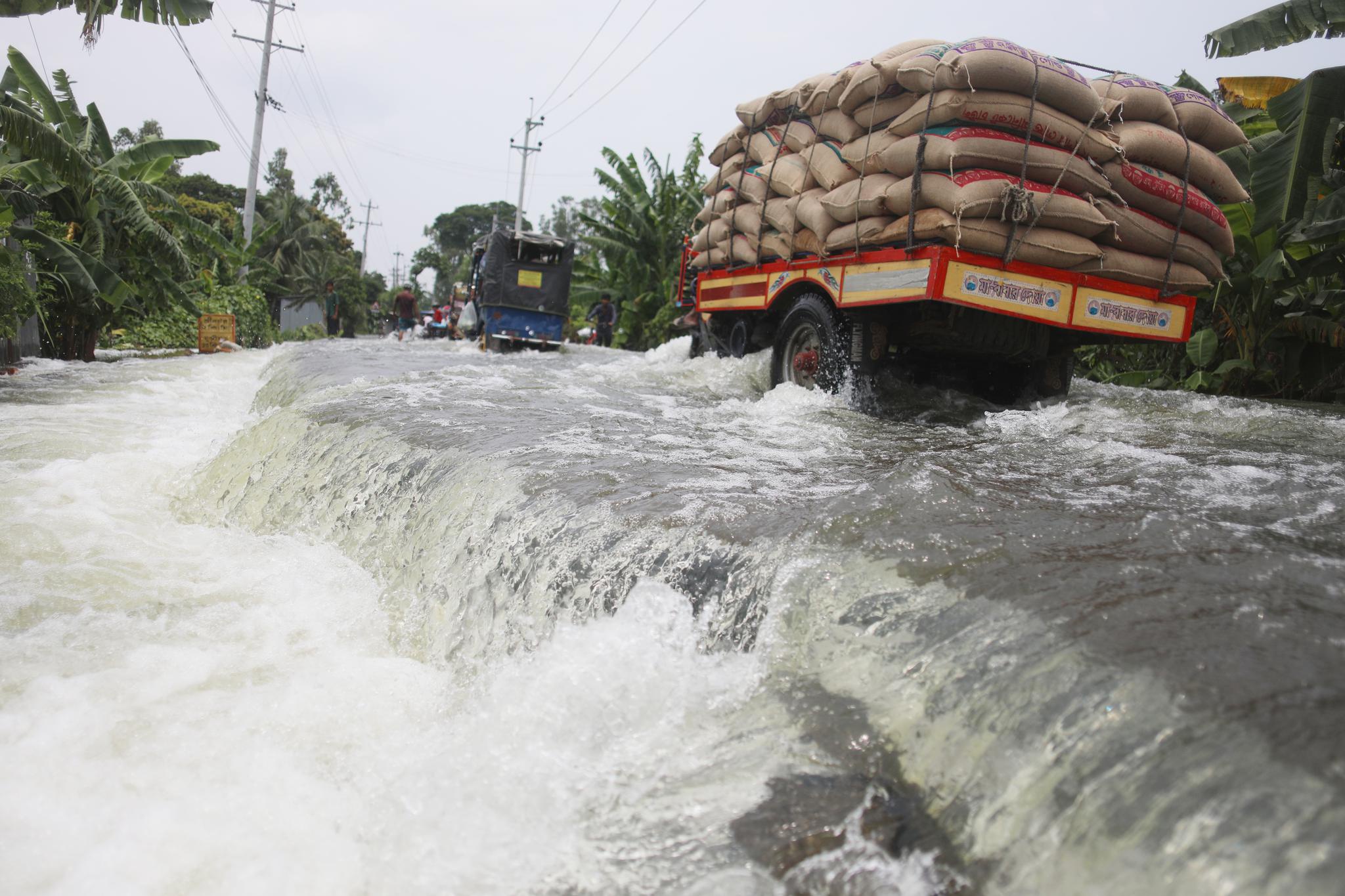 留园网 洪灾肆虐 疫情蔓延 经济下滑 南亚三国面临三重困境 6park Com