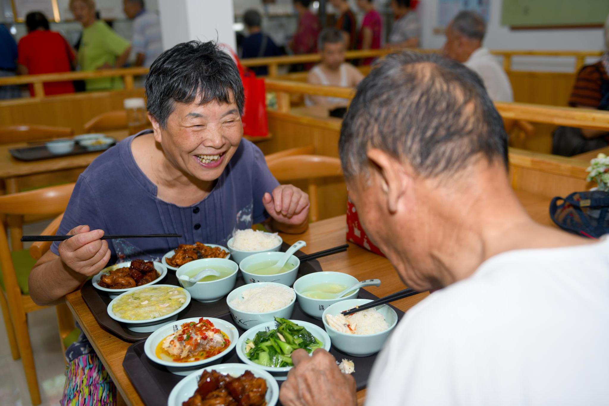 三林镇地处浦东新区西南部,曾经的农村记忆让本地老人至今仍保留着