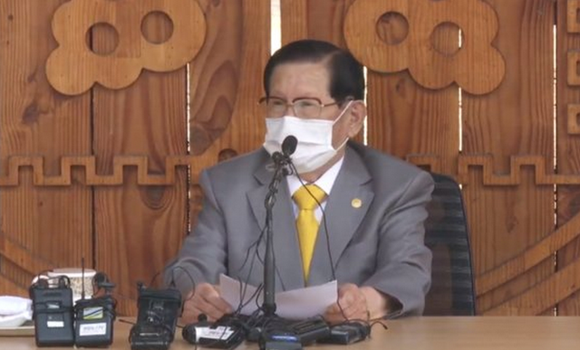 89岁"新天地"会长凌晨被批捕,曾遭已故首尔市长施压跪地谢罪