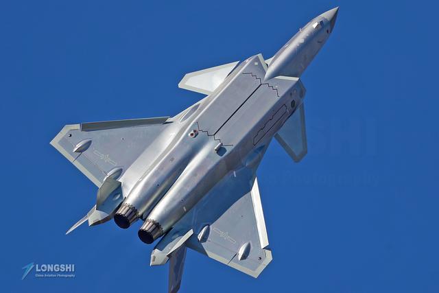 歼20威龙战斗机批量装备,工艺精湛实力不俗,战斗力要让对手胆寒