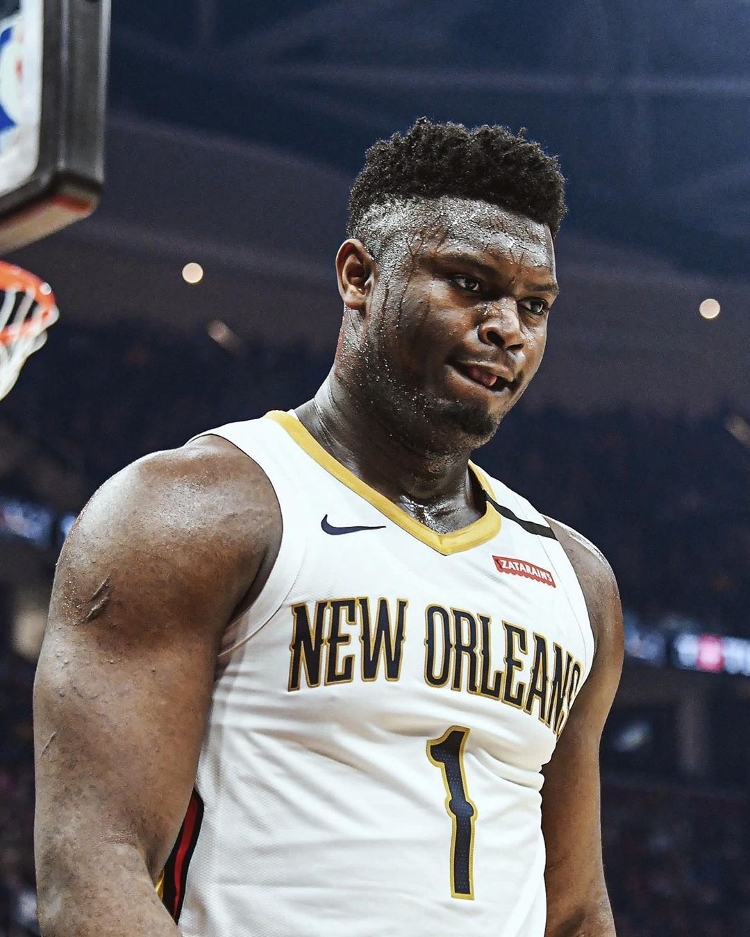 锡安究竟怎么了只打了15分钟就退场