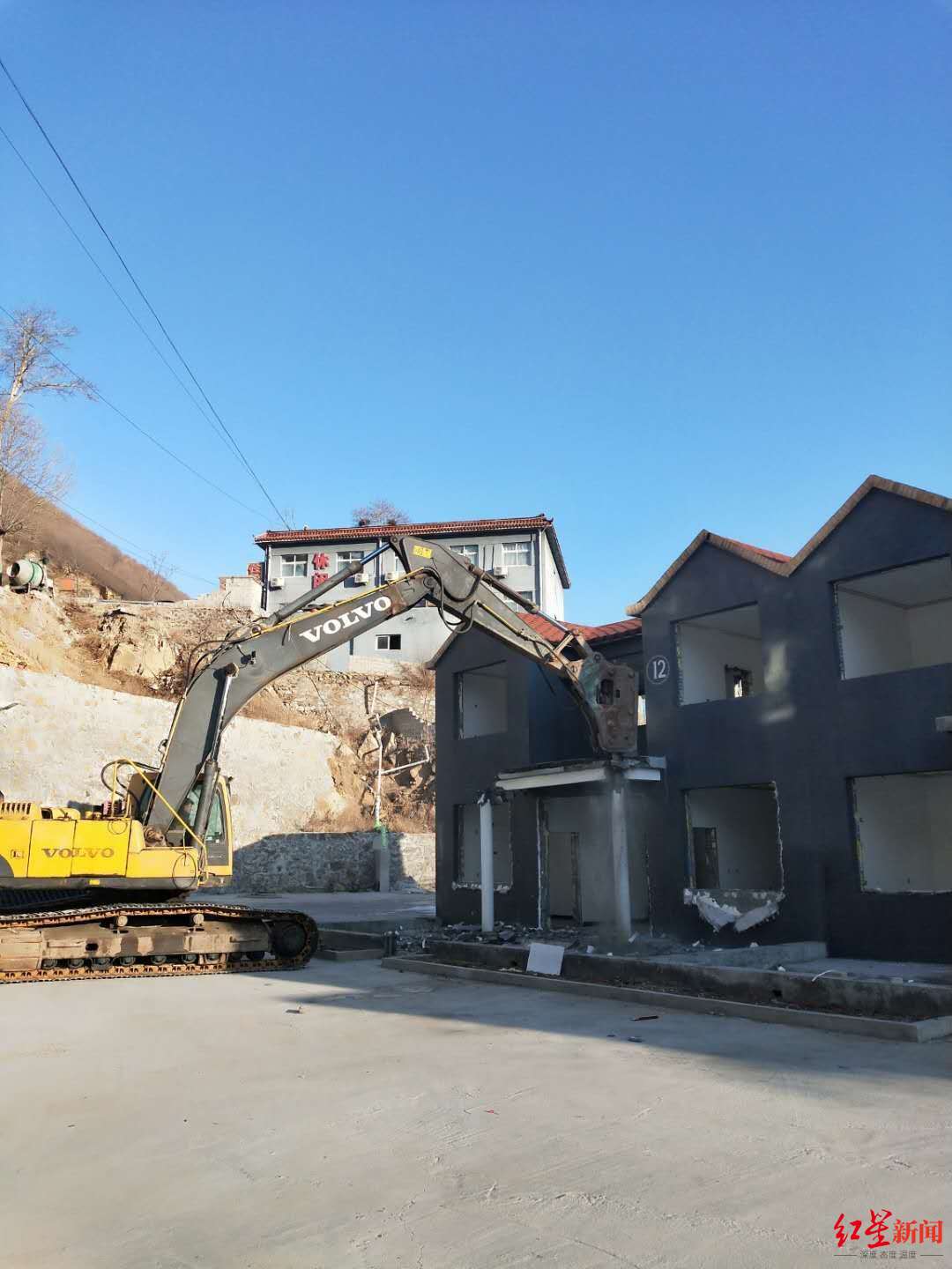 河北一水库大坝建8栋别墅“填死”泄洪道 镇长：已拆除