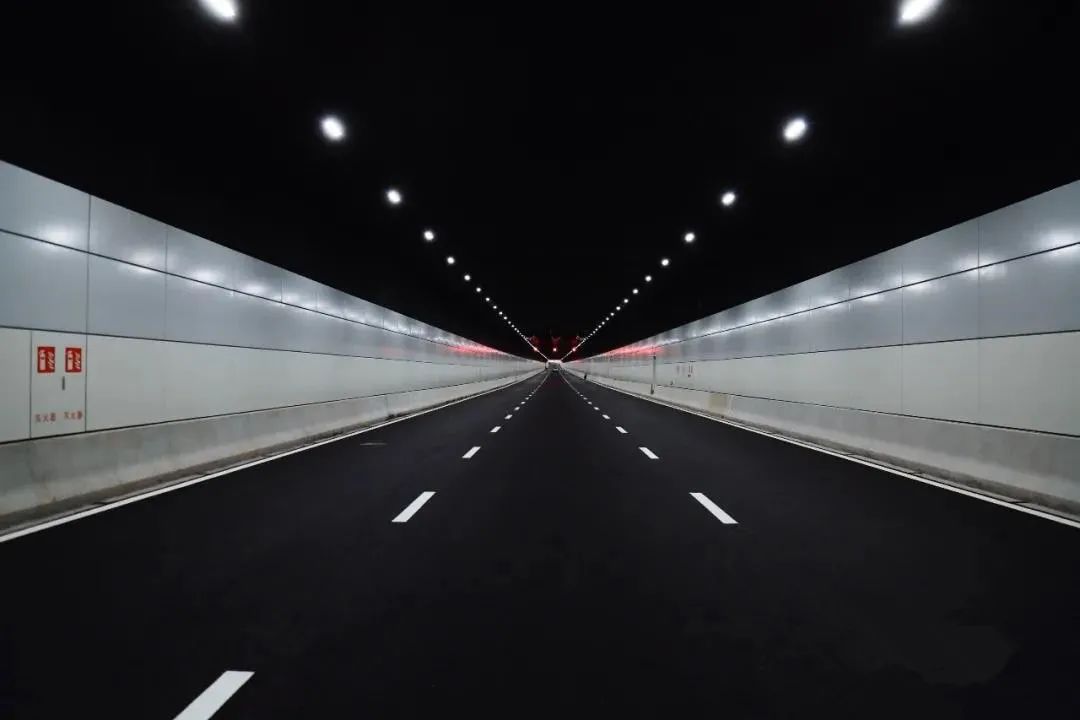 刚刚文明东隧道正式通车海口路网再添强将