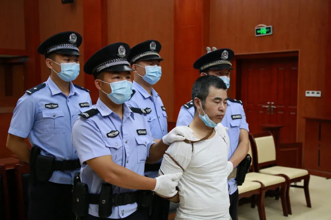 中国现代最残忍的死刑图片
