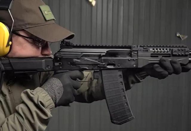 俄罗斯推出最新款ak步枪 采用北约制式5.56毫米口径