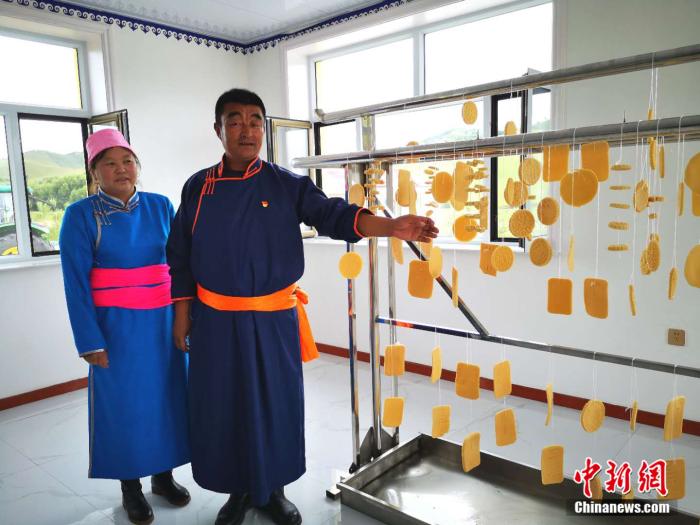 草原排行_幸福花开新边疆草原上盛开“萨日朗”:合作社绣出幸福花排行图...