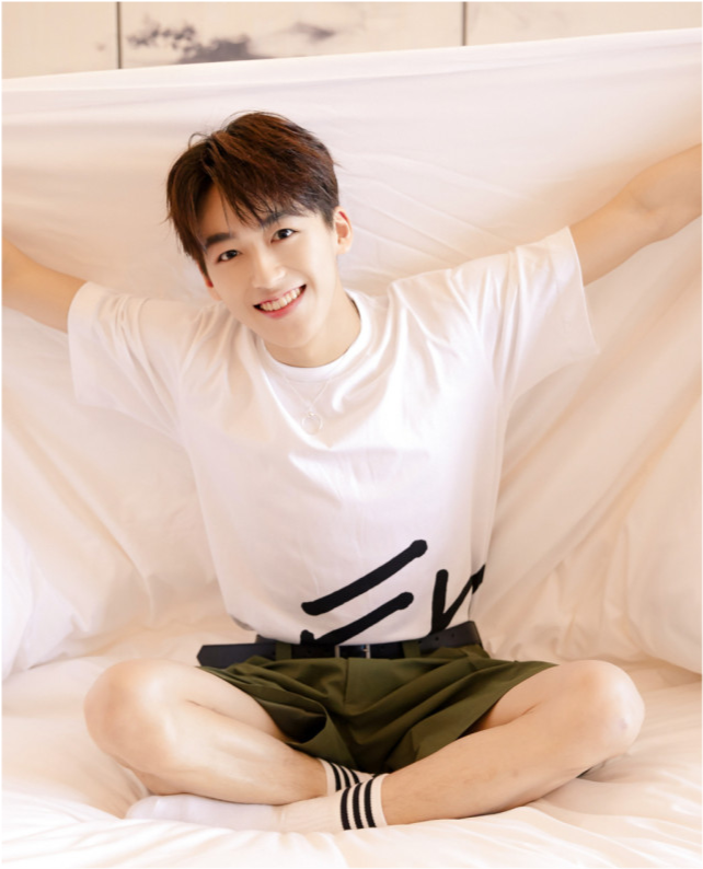 牛奶咖啡斥何洛洛抄袭晒音轨对比后何洛洛粉要其不要蹭热度