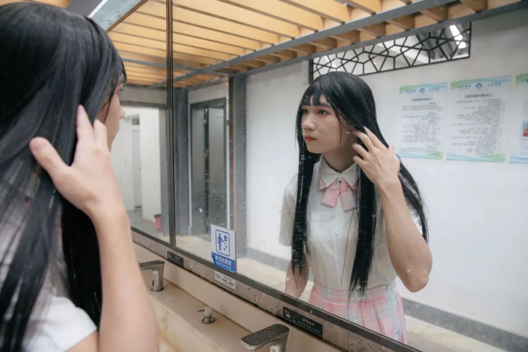 穿女装的三和大神