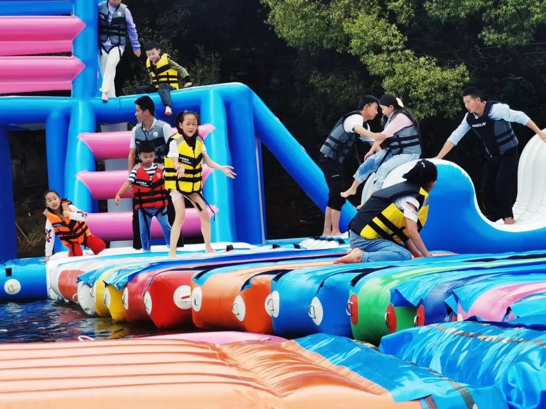 野鸭湖·独角兽主题漂浮水上冲关乐园体验能"浪"起来的诸多玩水乐趣