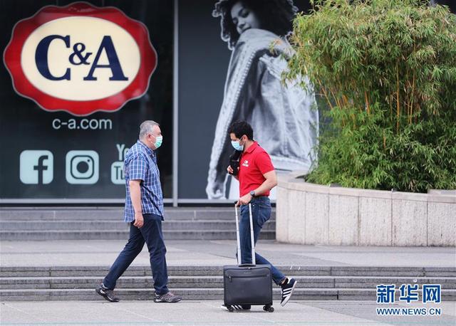 法国疫情反弹 面临度假季与开学季"双重压力"|新冠肺炎_新浪新闻