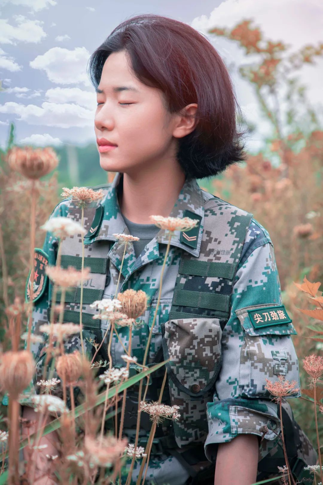 1245 给兵姐姐拍了组照,也太甜了叭!