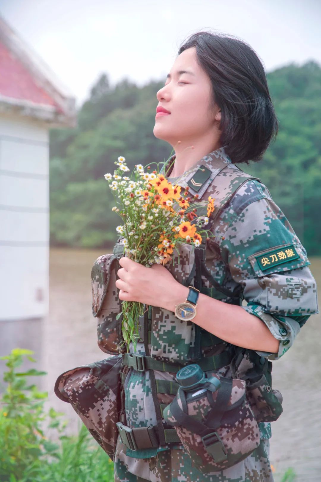 1245 给兵姐姐拍了组照,也太甜了叭!