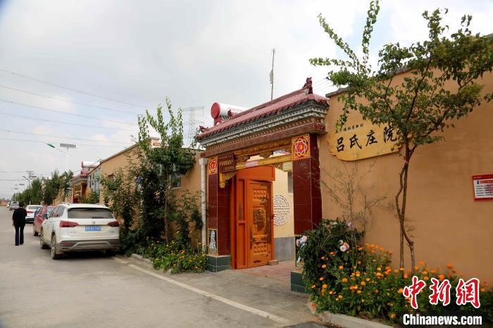 图为互助县五十镇班彦新村一角. 张添福 摄