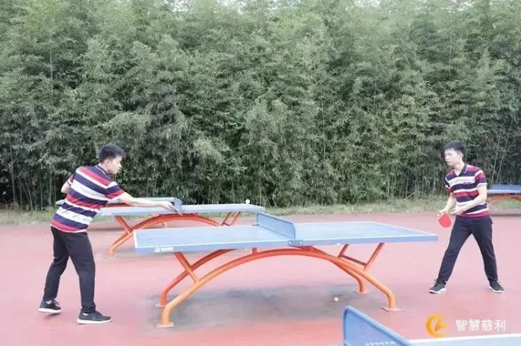 除了学习,兄弟没有太多的兴趣爱好,但在短暂的课余之间,打乒乓球成为了兄弟俩缓解压力,放松心情的唯一方式。