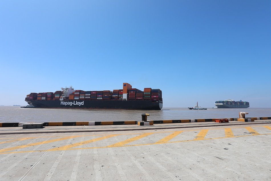 洋山港四期自动化码头开展全模式套泊试验 可释放产能近亿元