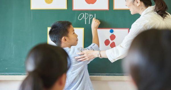 英语教育落后中国20年?日本反思落后原因