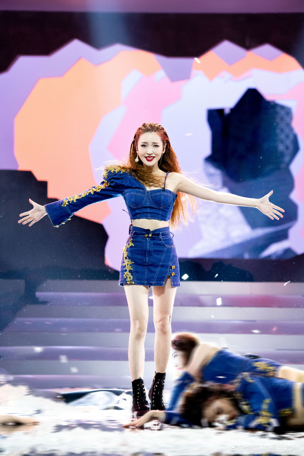 金莎新歌被质疑抄袭,原作者发声称数年前已同意其改编|胧月|金莎|新歌