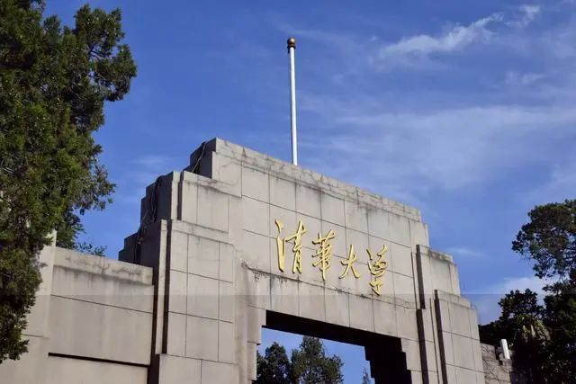 残疾学子圆梦大学!用人文关怀铺平坎坷拼搏路